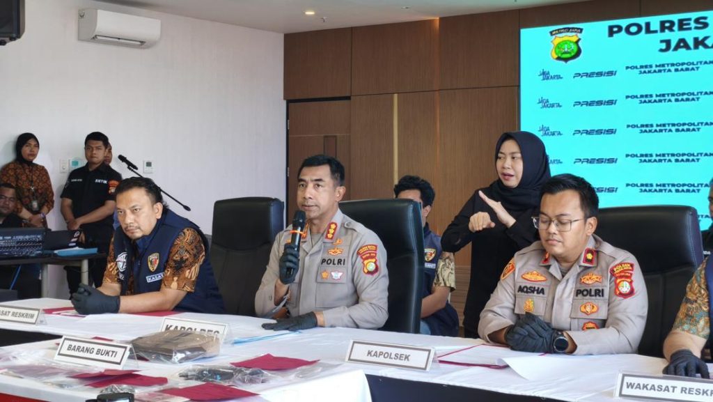 Maling Jatuh Dari Ventilasi Di Jakbar Kepergok Tetap Gasak Harta Korban