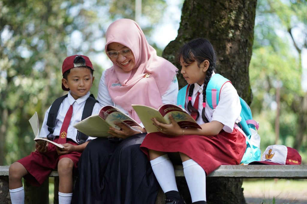 Membangun Karakter Unggul Langkah Nyata Meningkatkan Kualitas Disiplin Anak Yang Efektif Dan Berkesinambungan