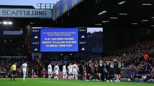 Leeds Kecewa Berat Fans Soraki Momen Buka Puasa Pemain Manchester City
