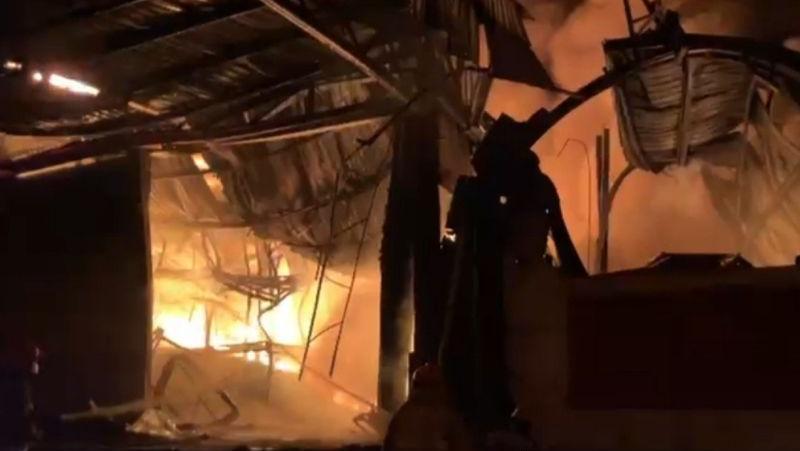 Pabrik Terpal Gunungputri Bogor Padam Setelah 7 Jam Nihil Korban