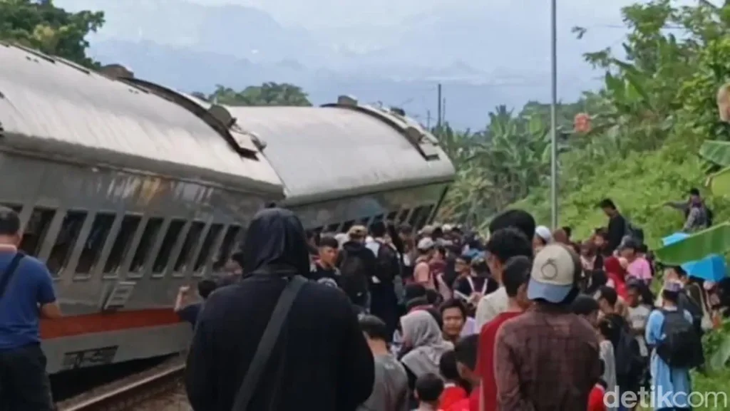 Insiden Anjlokan Ka Bangunkarta Di Brebes Jaringan Kereta Api Jawa Terdampak Luas Ribuan Penumpang Alami Gangguan Perjalanan