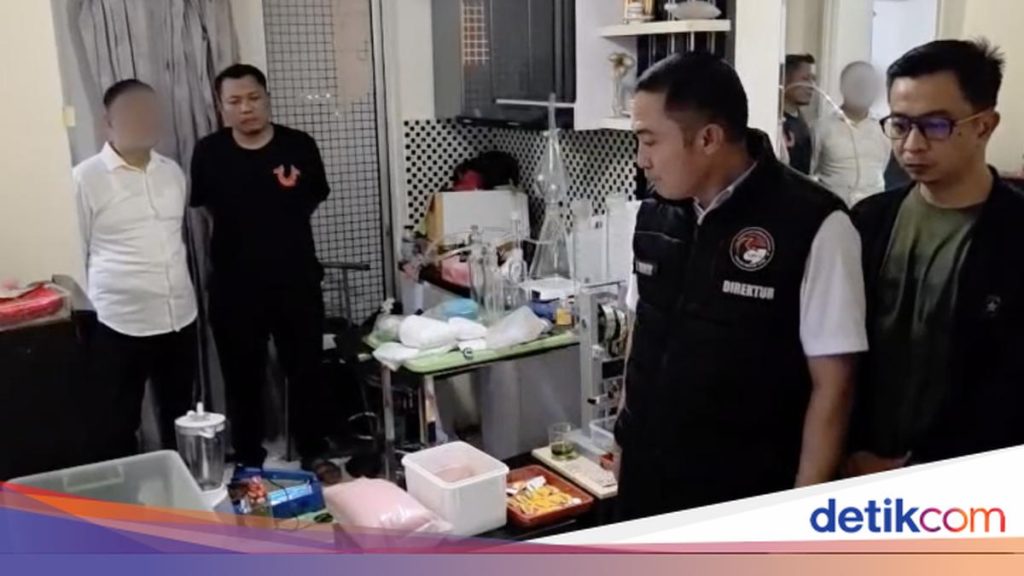 Polda Metro Gerebek Clandestine Lab Ekstasi Dan Happy Water Di Apartemen Jaktim