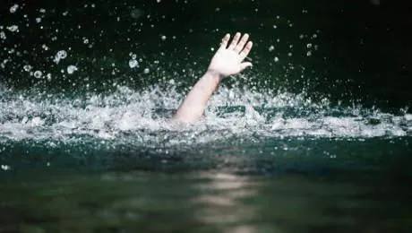 Lima Nyawa Muda Melayang Di Sungai Lo Tragedi Heroisme Remaja Dan Tantangan Keselamatan Air Di Vietnam